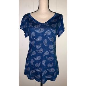 Blue paisley tee